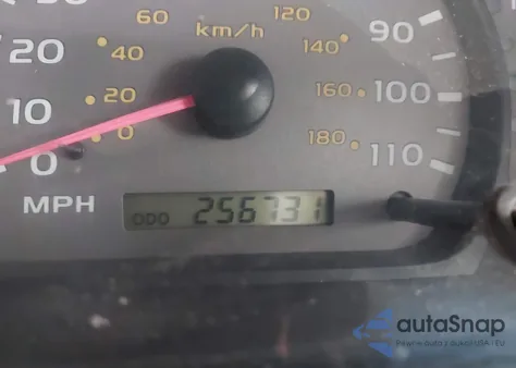 2002 Toyota Sequoia Sr5 V8 from USA, damaged, VIN 5TDZT34A92S122584